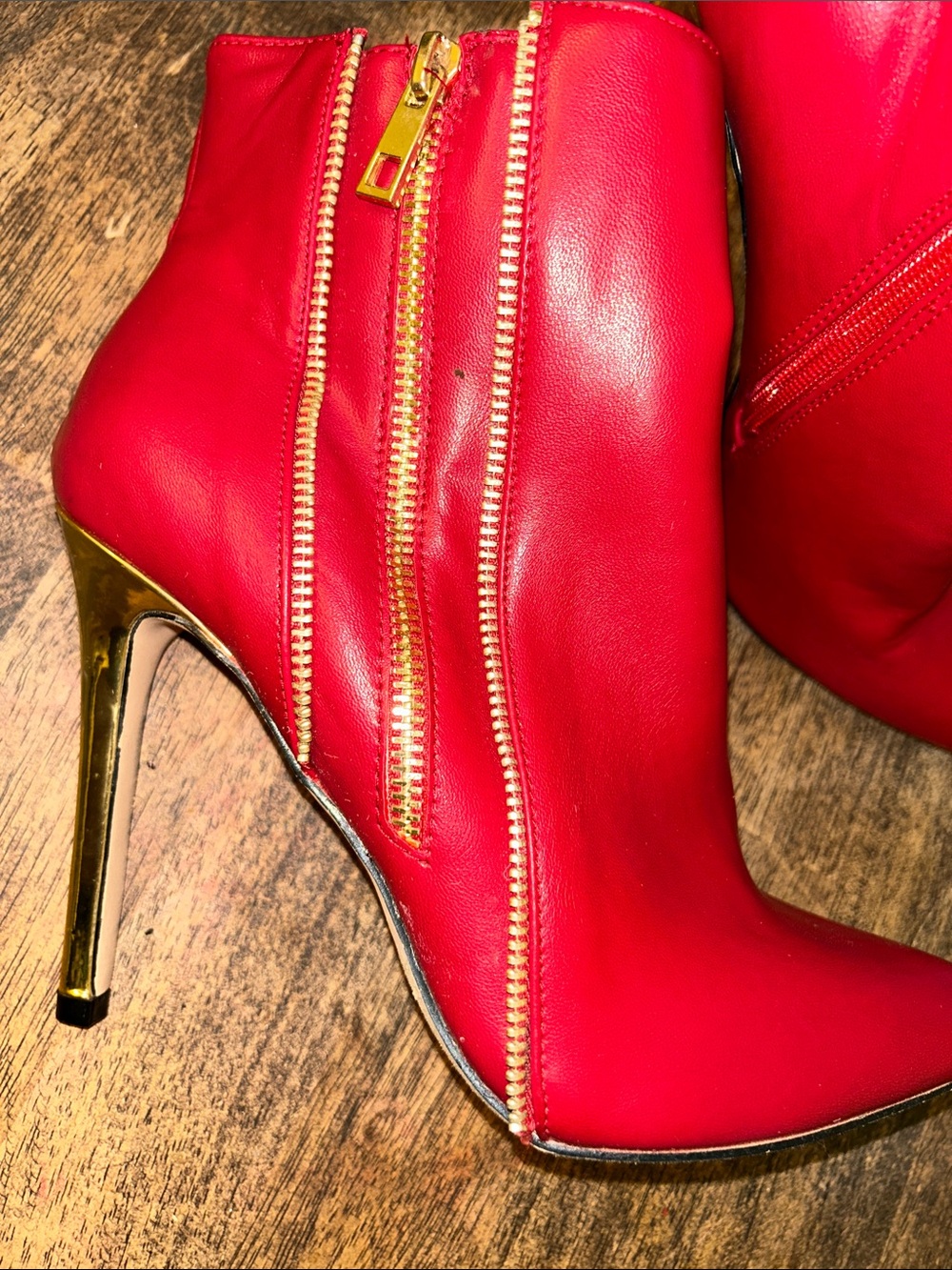 Catherine Malandrino Red Pointed-Toe Stiletto Ankle Boots with Gold Accents - Picture 2 of 6